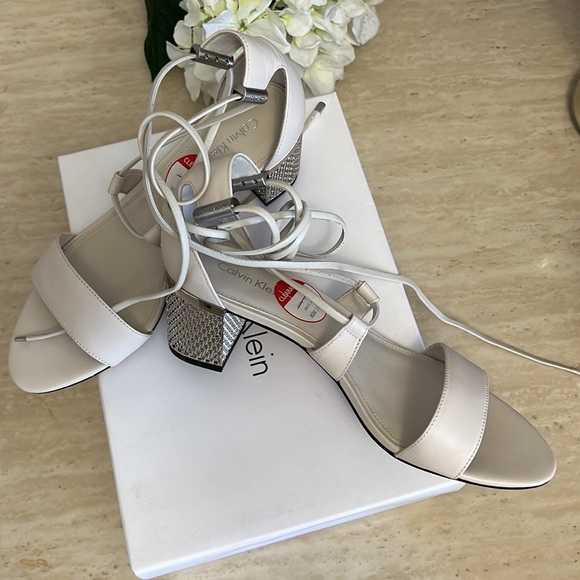 Calvin Klein block heeled sandals - Picture 8 of 9